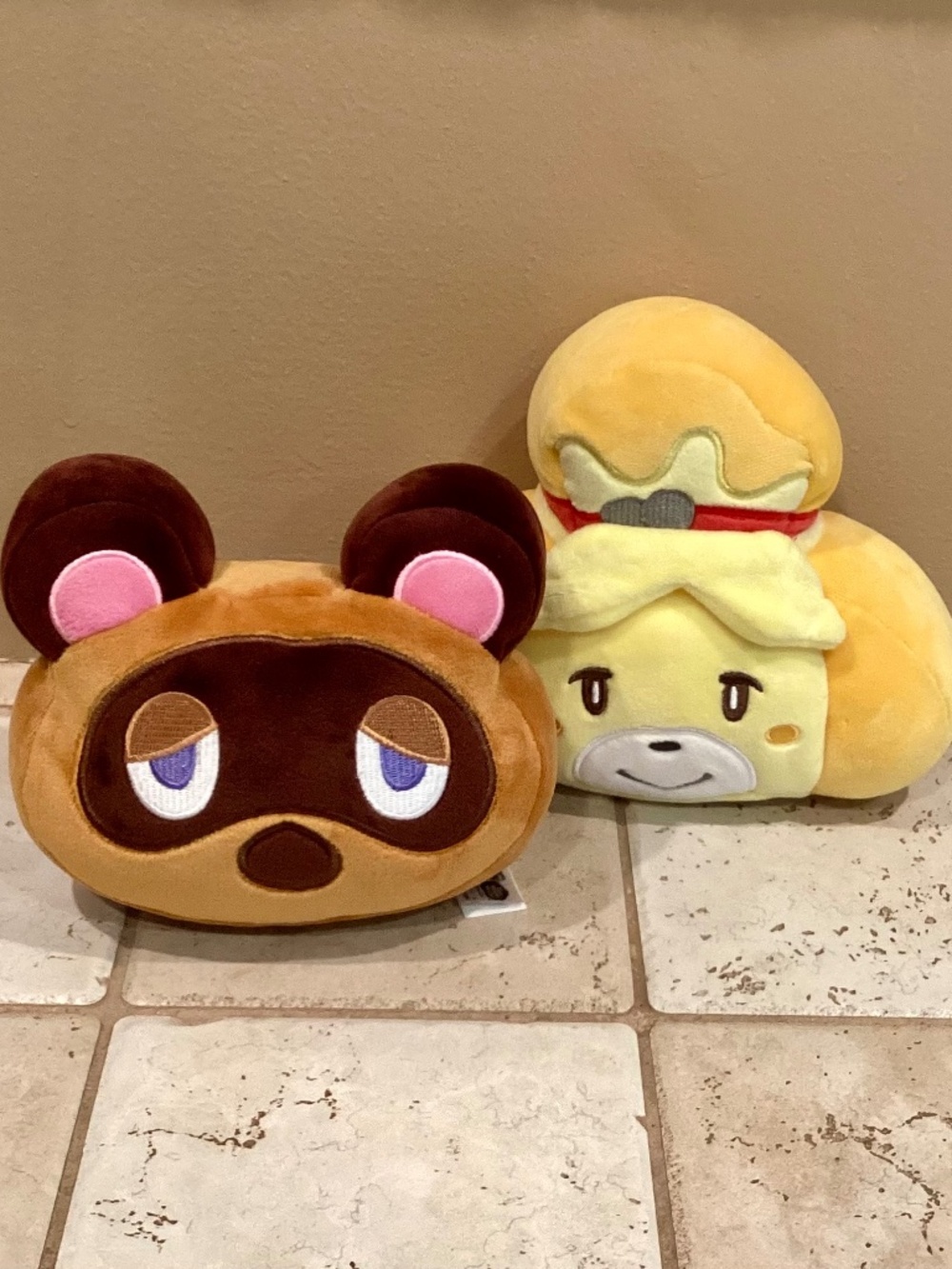 Set of 2 Nintendo Animal Crossing Plush Isabelle & Tom Nook 2021 Tomy